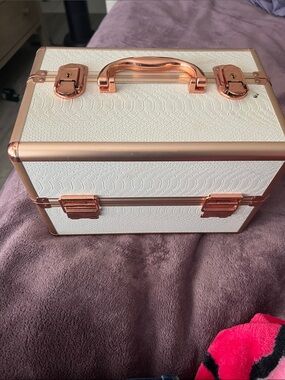 Bella Lash beauty box professional travel organizer